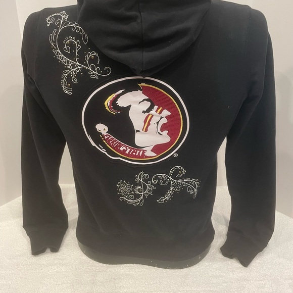Woman’s University of Florida State FSU Seminoles jacket with pockets and hood. - Picture 5 of 7